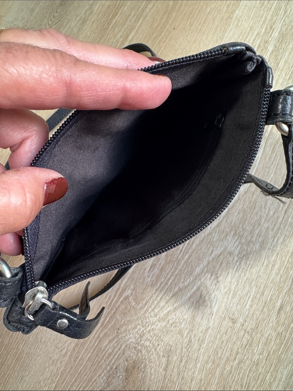 Fossil Black Leather Crossbody with Brown Patchwork Front - Picture 3 of 7
